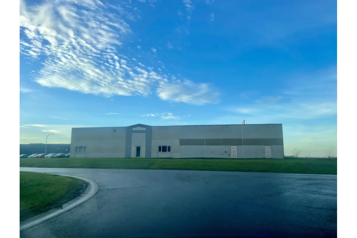 Commerce à louer à Gembloux 5030 9300.00€  chambres 2210.00m² - annonce 650075