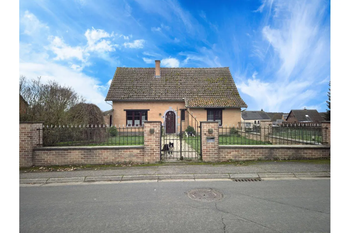 Maison à vendre à Hanzinelle 5621 265000.00€ 5 chambres m² - annonce 653642