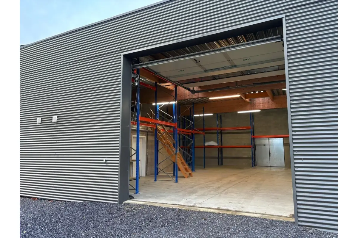 Commerce à  à Halma 6922 950.00€  chambres 230.00m² - annonce 653459