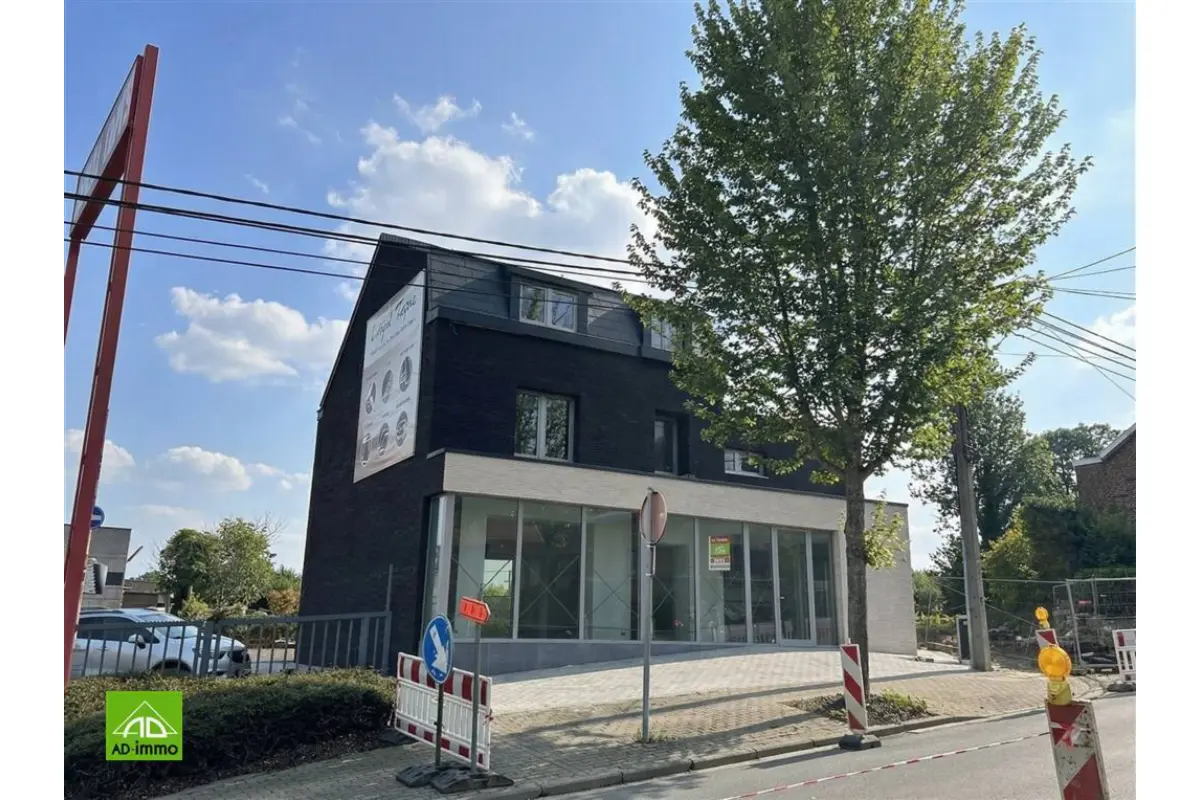 Commerce à  à Bouge 5004 2750.00€  chambres 200.00m² - annonce 654351