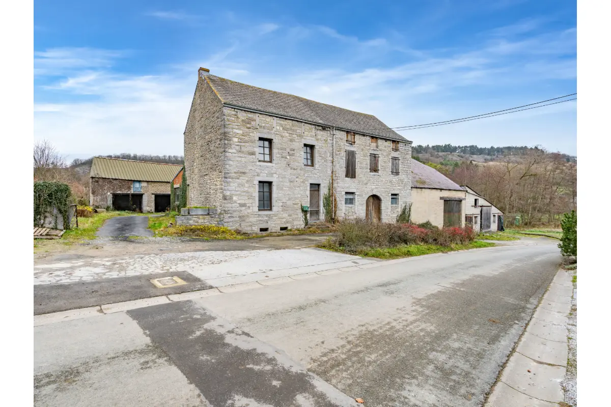 Bungalow à vendre à Doische 5680 250000.00€ 3 chambres 130.00m² - annonce 655779