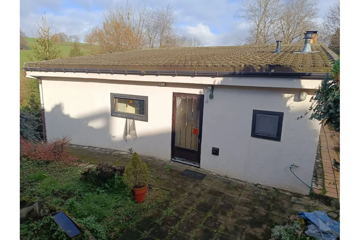 Bungalow à vendre à Hastière-Lavaux 5540 145000.00€ 2 chambres 108.00m² - annonce 656201