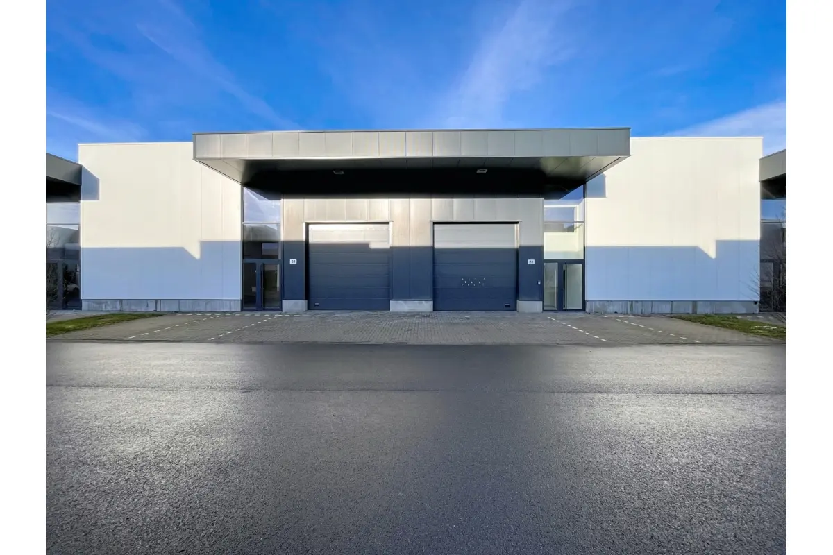 Commerce à  à Achène 5590 3970.00€  chambres 769.00m² - annonce 661195