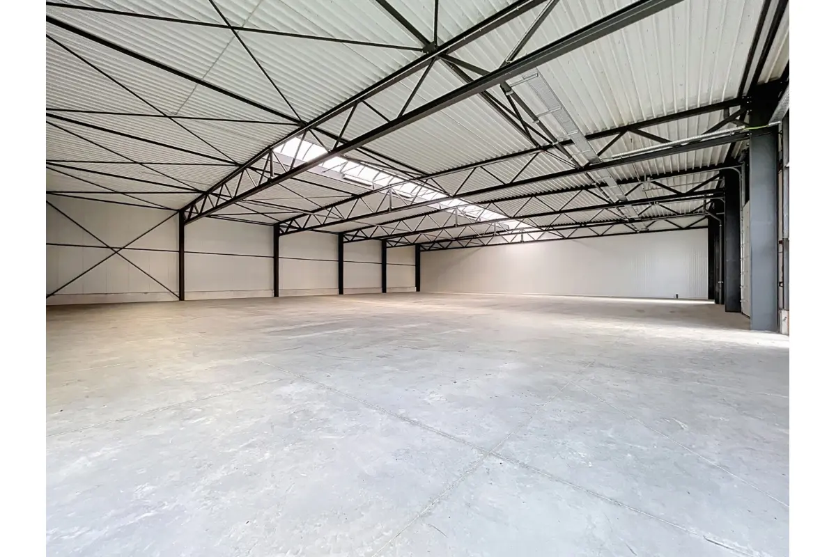 Commerce à  à Achène 5590 2675.00€  chambres 580.00m² - annonce 661193