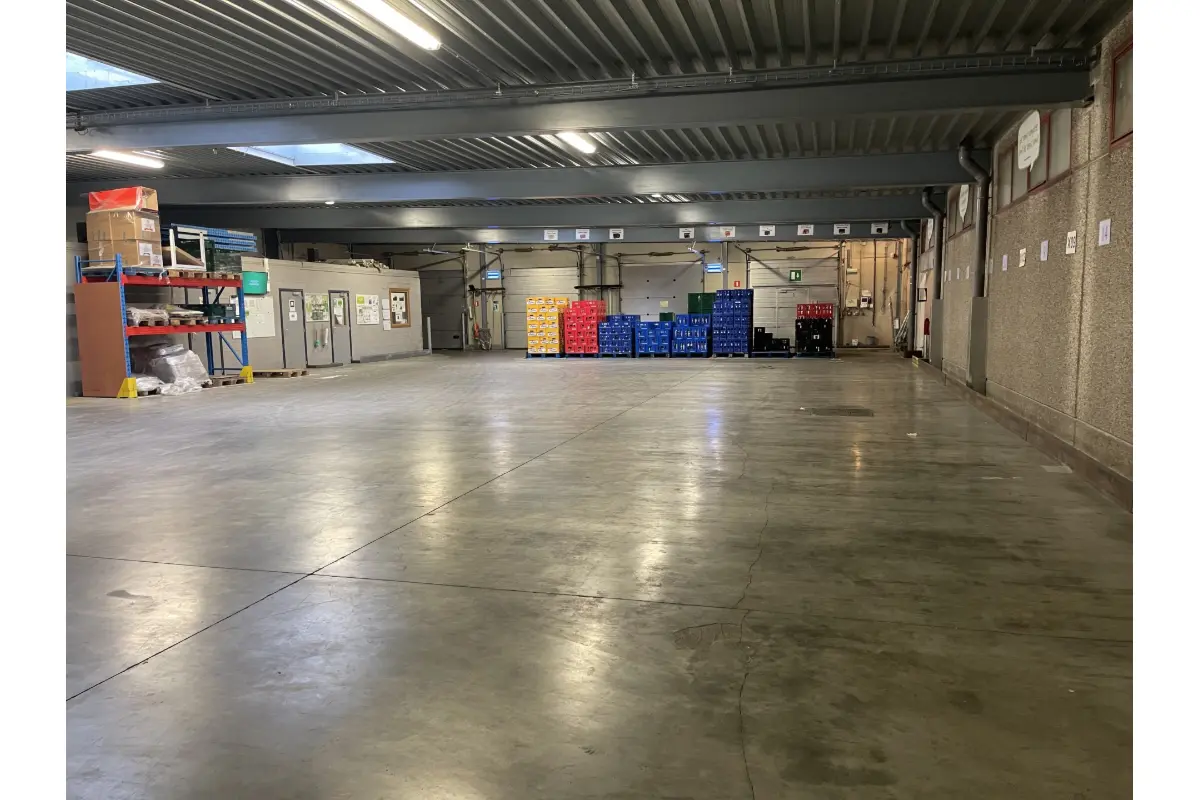 Commerce à louer à Gembloux 5030 8000.00€  chambres 1300.00m² - annonce 664215