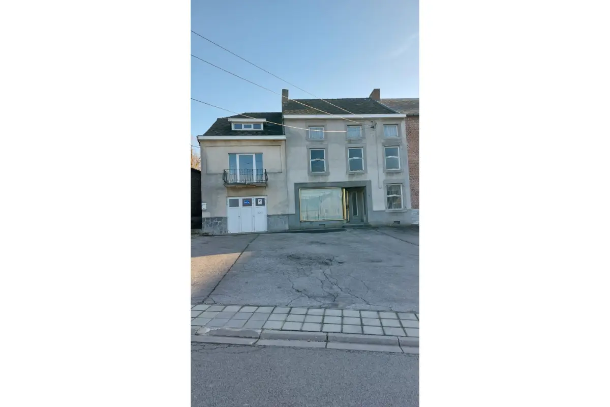 Immeuble mixte à vendre à Fraire 5650 260000.00€ 4 chambres m² - annonce 665943
