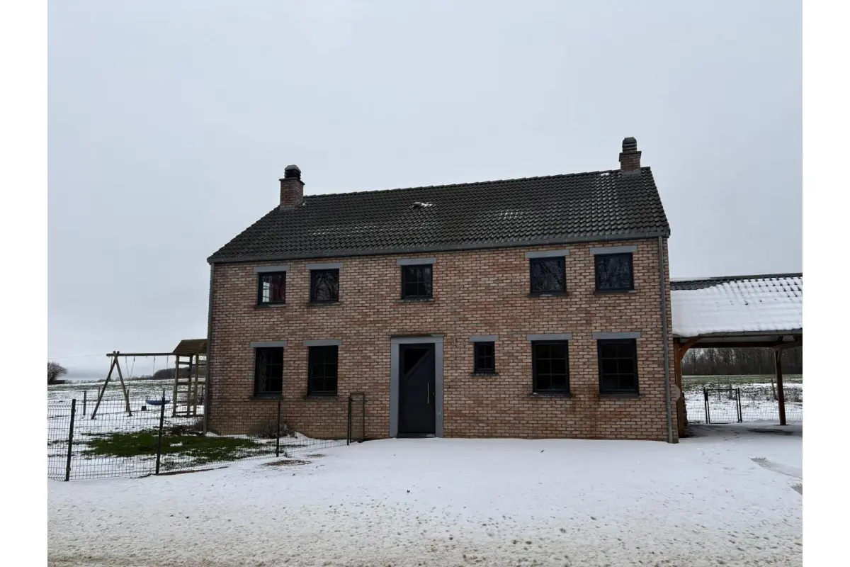 Maison à louer à Flavion 5620 1300.00€ 4 chambres 212.00m² - annonce 667183