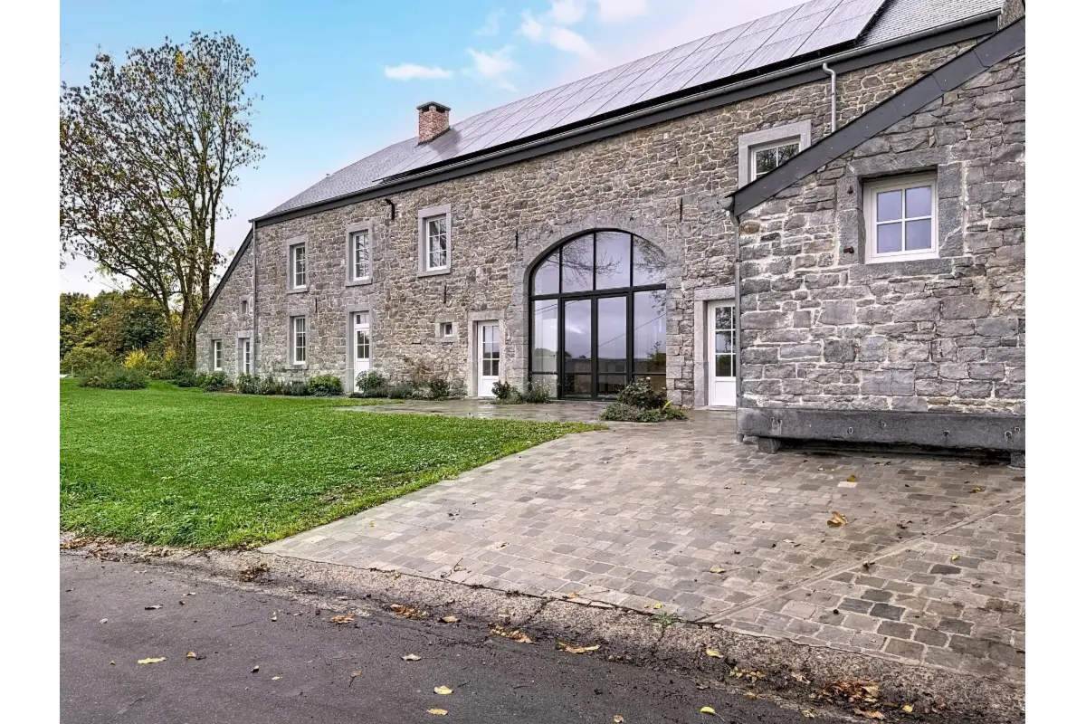 Villa à louer à Celles 5561 5000.00€ 6 chambres 596.00m² - annonce 667776