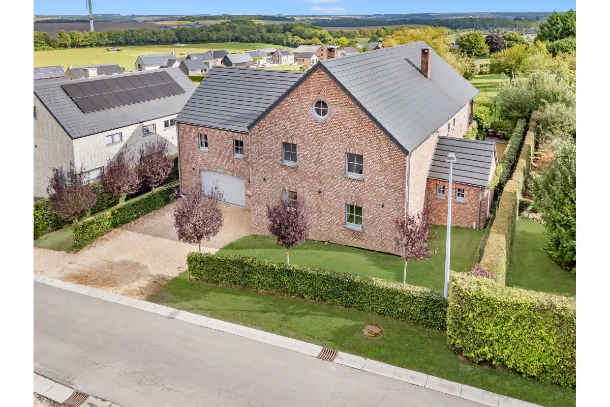 Maison à vendre à Ciney 5590 995000.00€ 5 chambres 660.00m² - annonce 667750