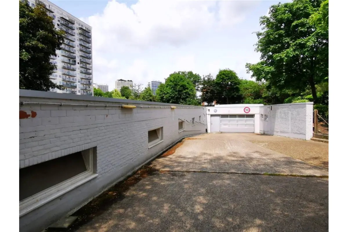 Box à  à Anvers 2050 90.00€  chambres m² - annonce 670426