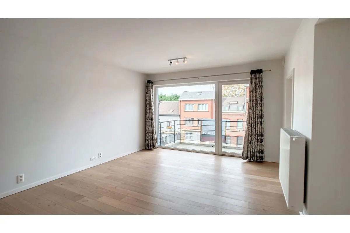 Appartement à louer à Jambes 5100 770.00€ 1 chambres 64.60m² - annonce 675000