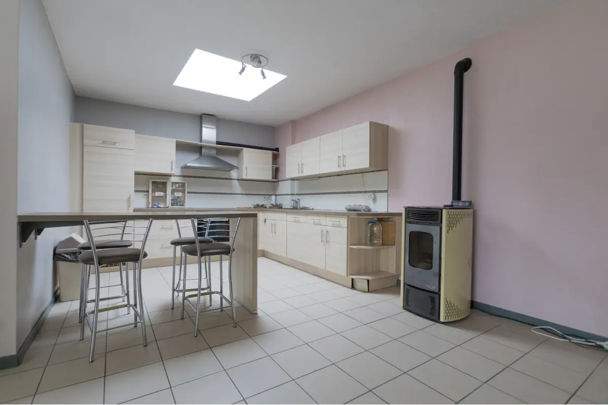 Appartement à vendre à Ham-sur-Sambre 5190 129000.00€ 2 chambres 133.00m² - annonce 675713