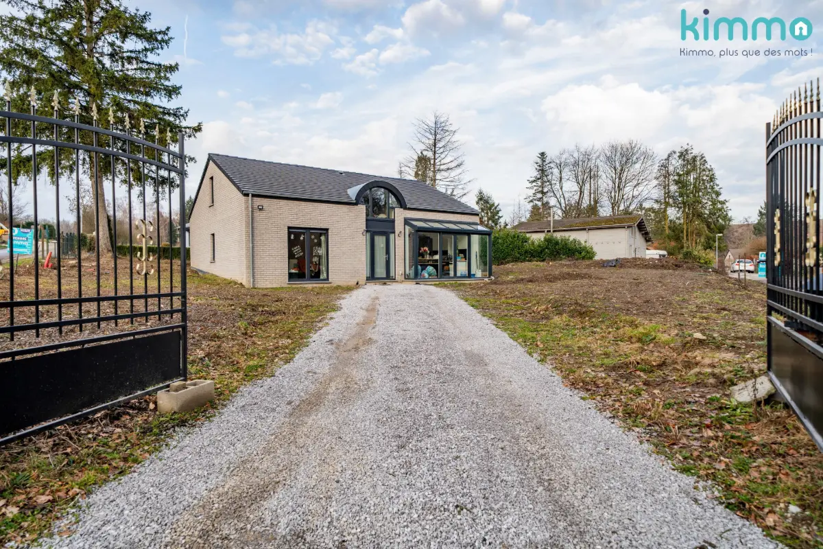 Maison à vendre à Neuville 5600 399000.00€ 3 chambres 178.00m² - annonce 676960