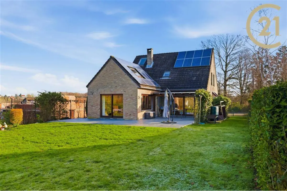 Villa à vendre à Namur 5000 645000.00€ 5 chambres 225.00m² - annonce 677332