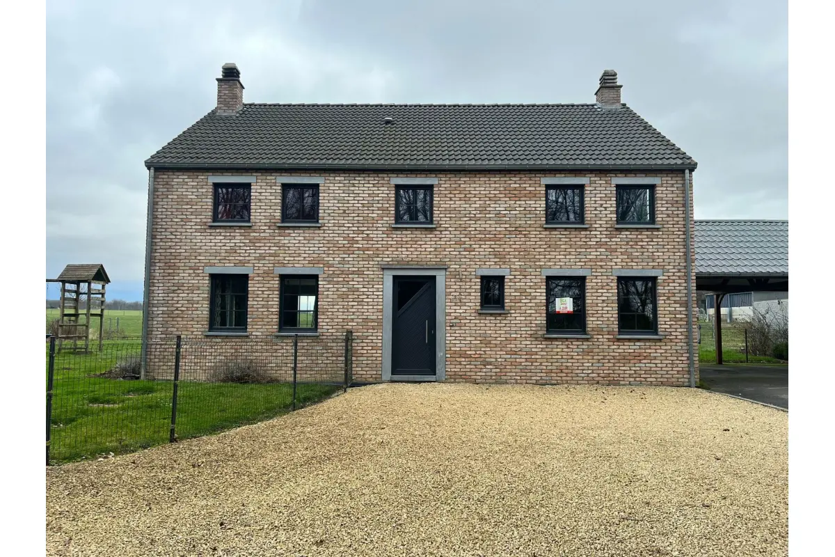 Maison à  à Flavion 5620 1300.00€ 4 chambres 212.00m² - annonce 677903