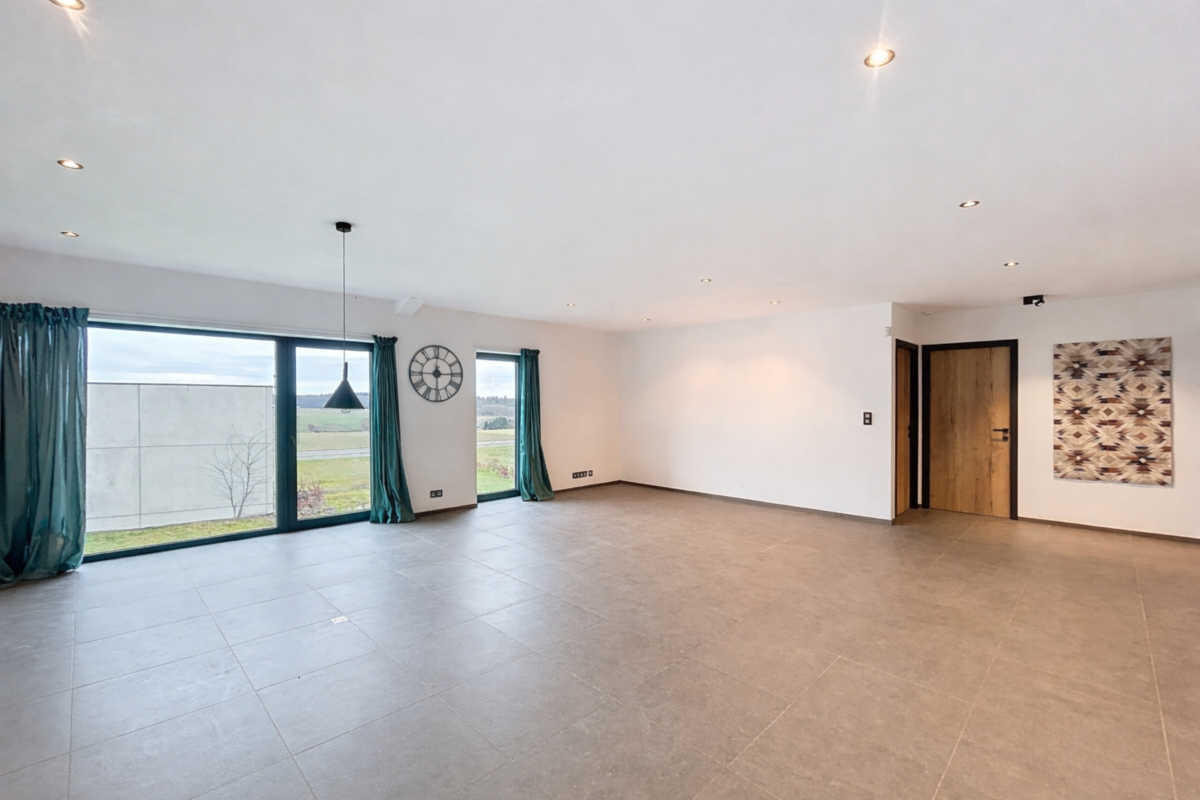 Commerce à  à Havelange 5370 650.00€  chambres 105.00m² - annonce 679389