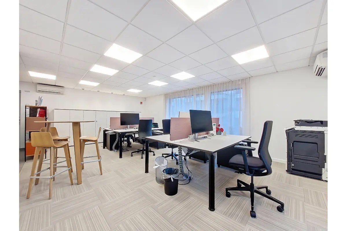 Commerce à louer à Dave 5100 2900.00€  chambres 100.00m² - annonce 680934