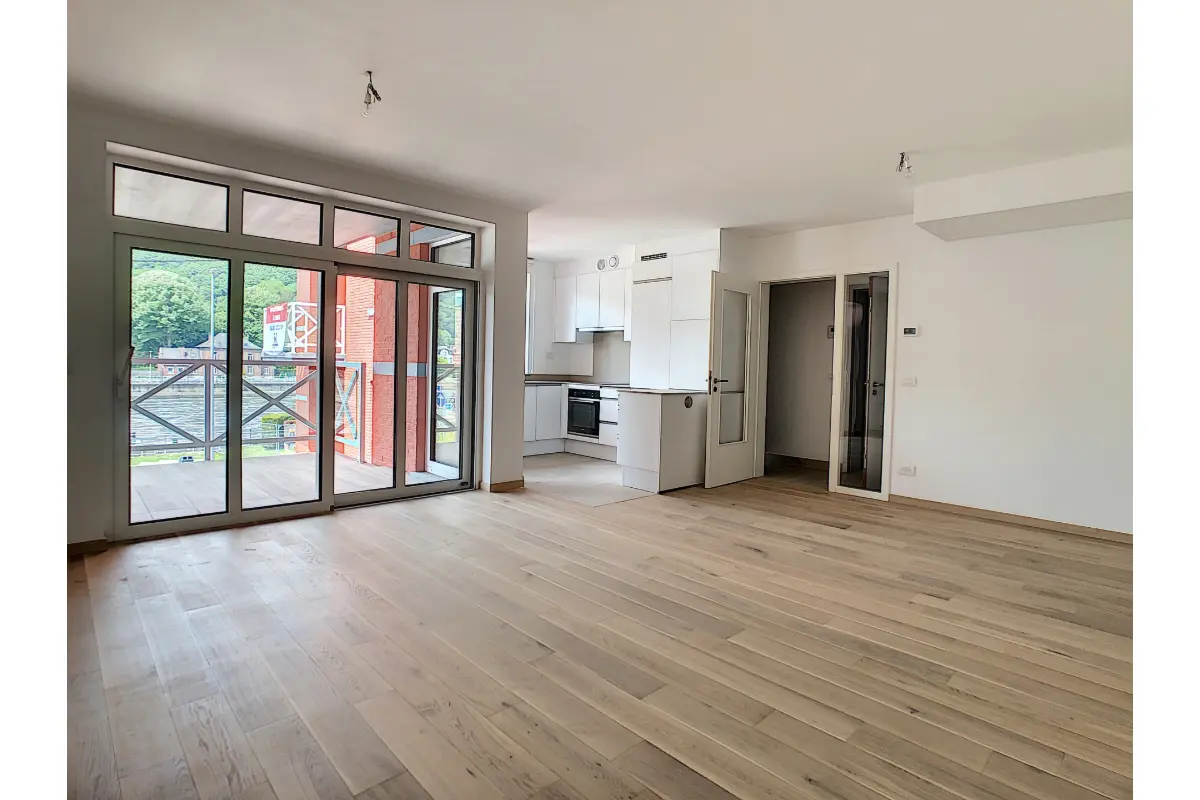 Rez-de-chaussée à louer à Jambes 5100 1400.00€ 2 chambres 99.00m² - annonce 684282