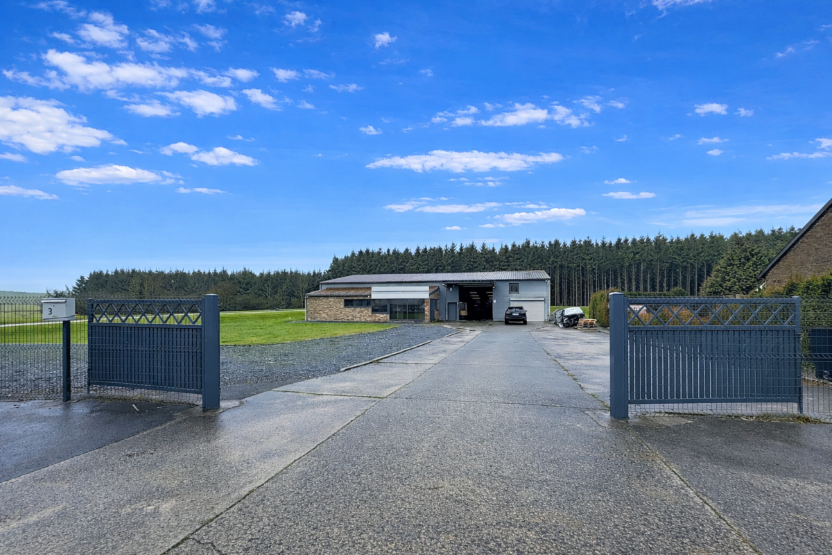 Commerce à louer à Bièvre 5555 3500.00€  chambres 727.00m² - annonce 688418