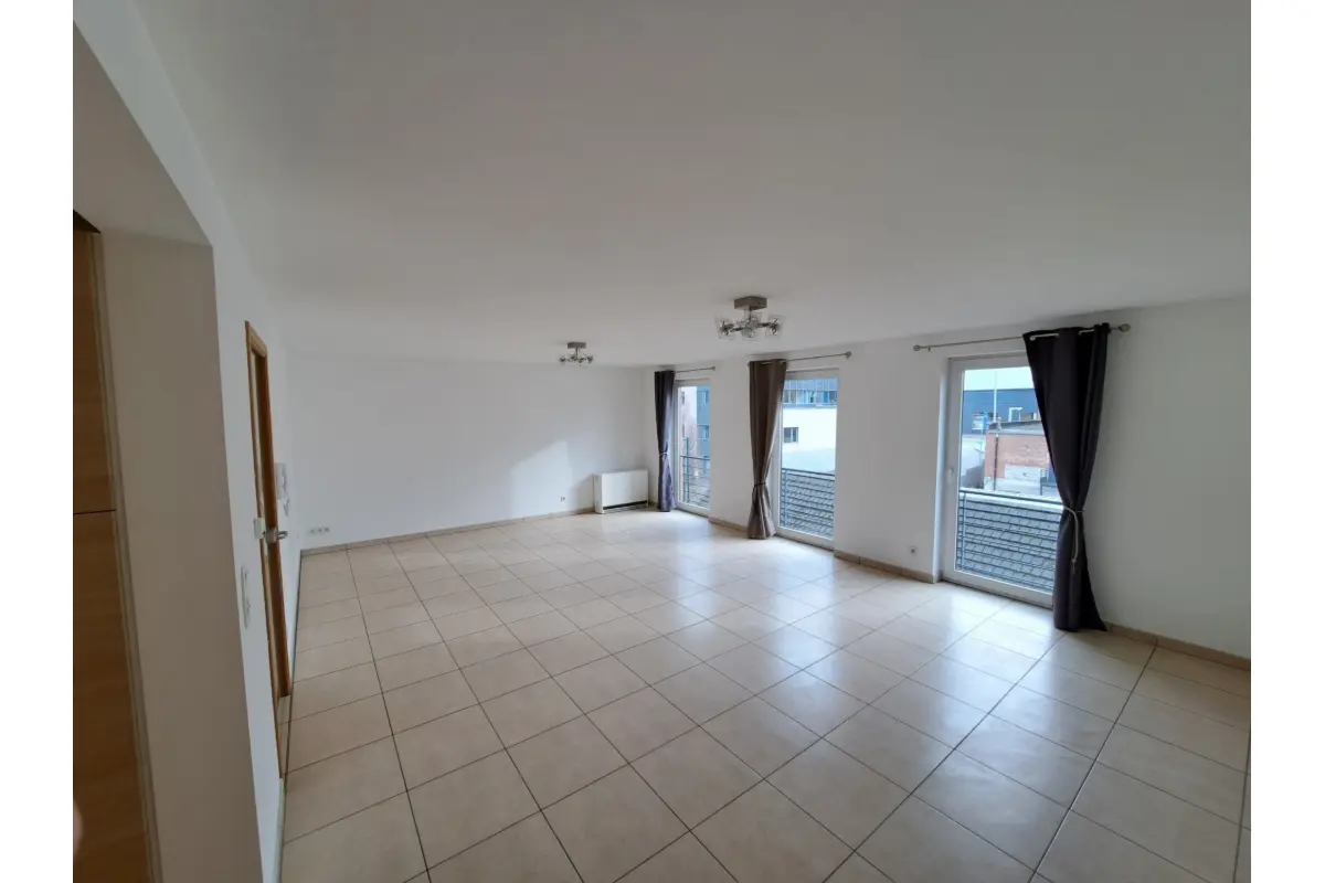 Appartement à louer à Jambes 5100 910.00€ 2 chambres 80.00m² - annonce 699422