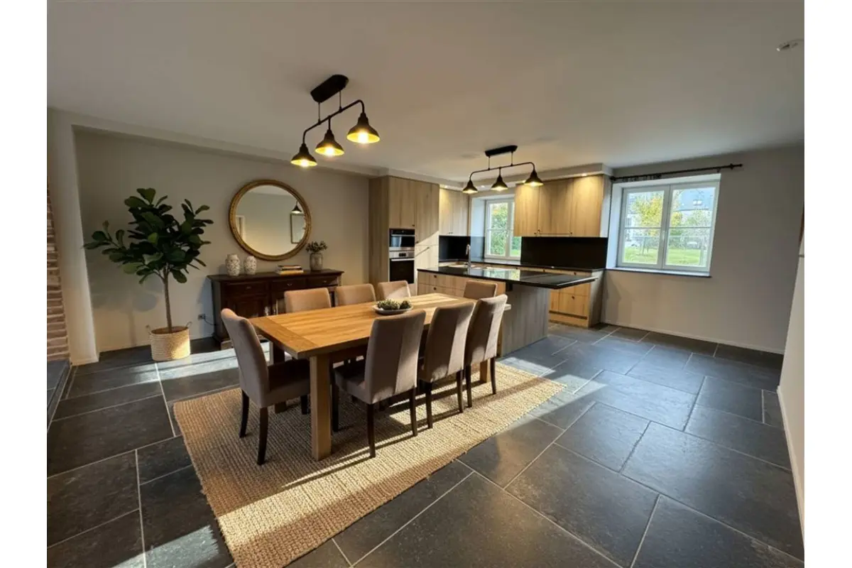 Appartement à  à Namur 5000 1600.00€ 3 chambres 261.00m² - annonce 704474