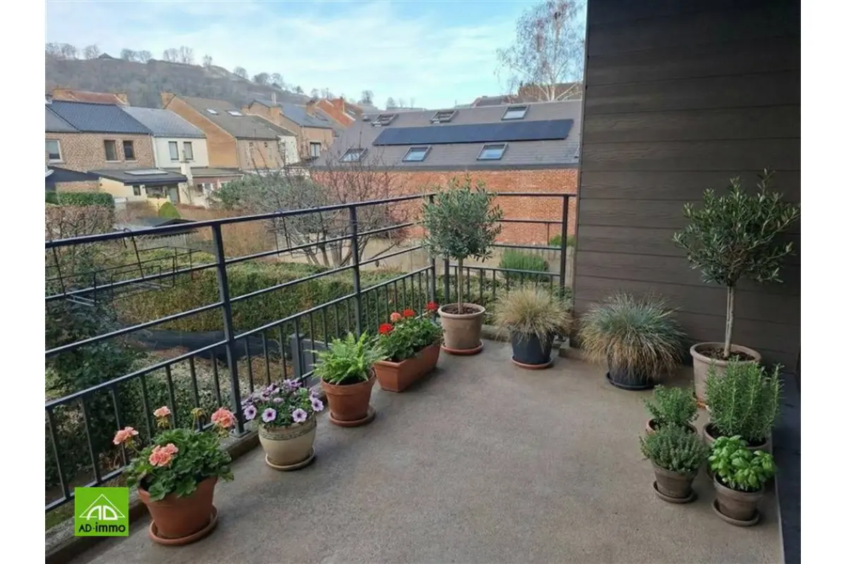 Appartement à louer à Jambes 5100 900.00€ 2 chambres 90.00m² - annonce 706255