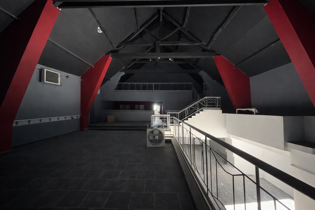 Commerce à vendre à Bièvre 5555 225000.00€  chambres 1000.00m² - annonce 706283