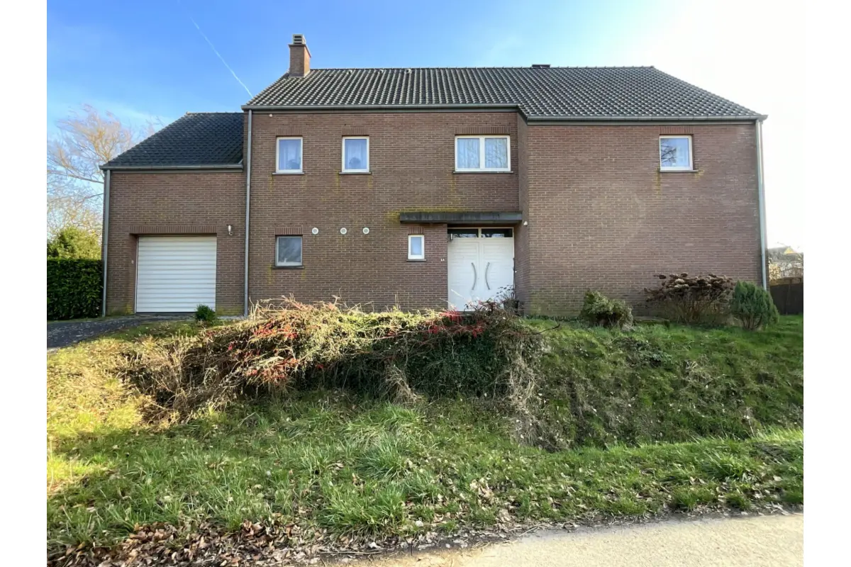 Maison à vendre à Maffe 5374 40000.00€ 4 chambres 379.00m² - annonce 707415