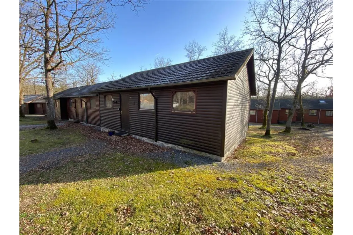 Bungalow à vendre à Heure 5377 85000.00€ 2 chambres 60.00m² - annonce 711649