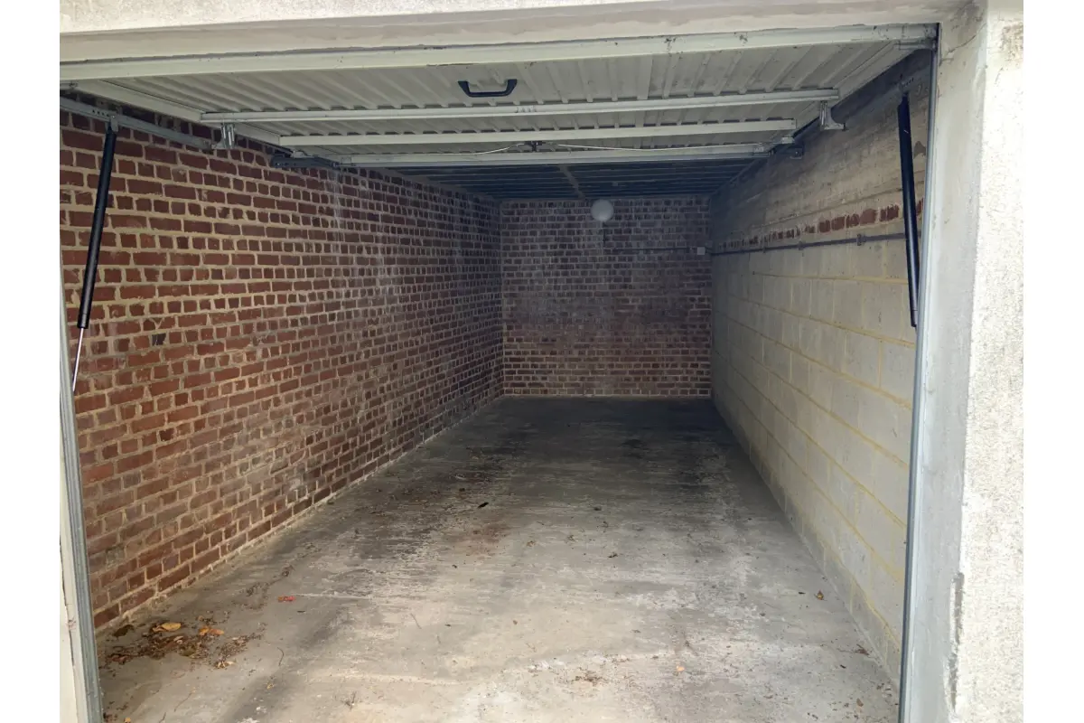 Box à vendre à Jambes 5100 24000.00€  chambres m² - annonce 711604