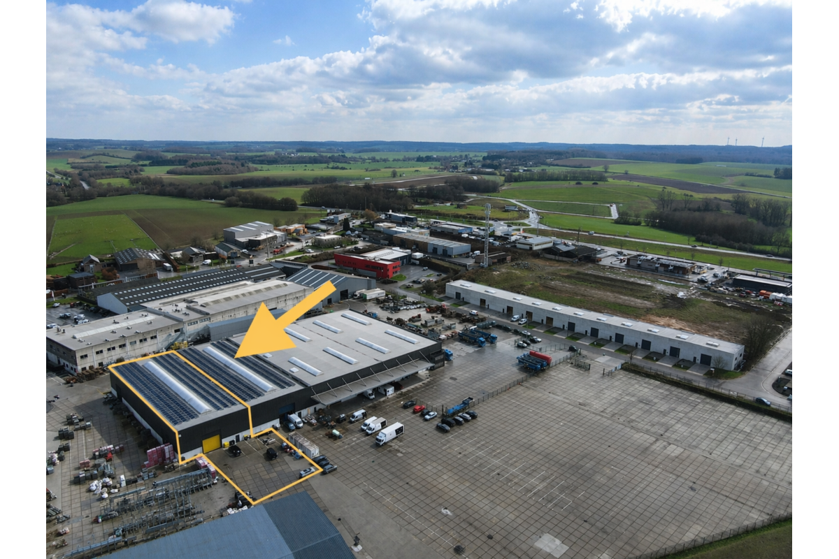 Commerce à  à Ciney 5590 3500.00€  chambres 882.00m² - annonce 712003