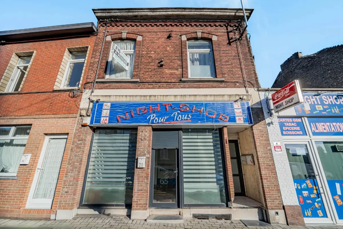 Immeuble de rapport - Immeuble à appartement à  à Charleroi 6000 249000.00€  chambres 160.00m² - annonce 715556