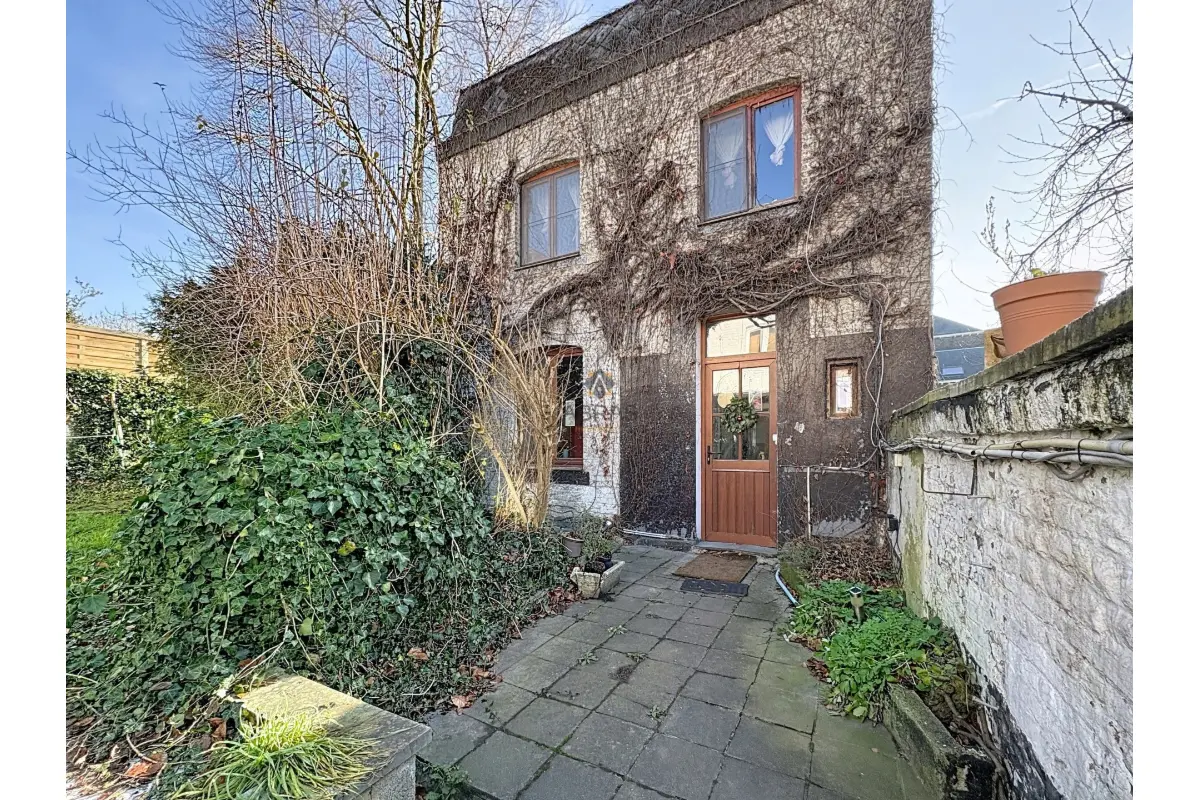 Maison à vendre à Saint-Servais 5002 165000.00€ 1 chambres 82.00m² - annonce 760063