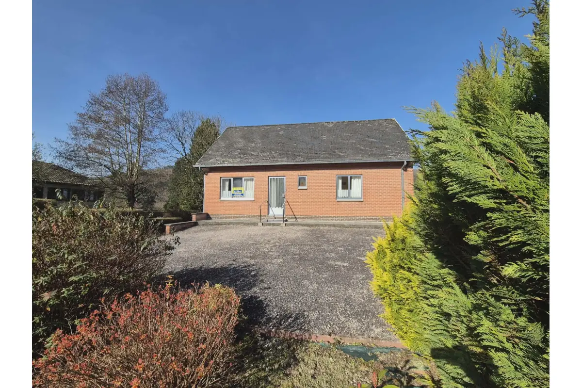 Villa à vendre à Couvin 5660 210000.00€ 2 chambres 200.00m² - annonce 716395