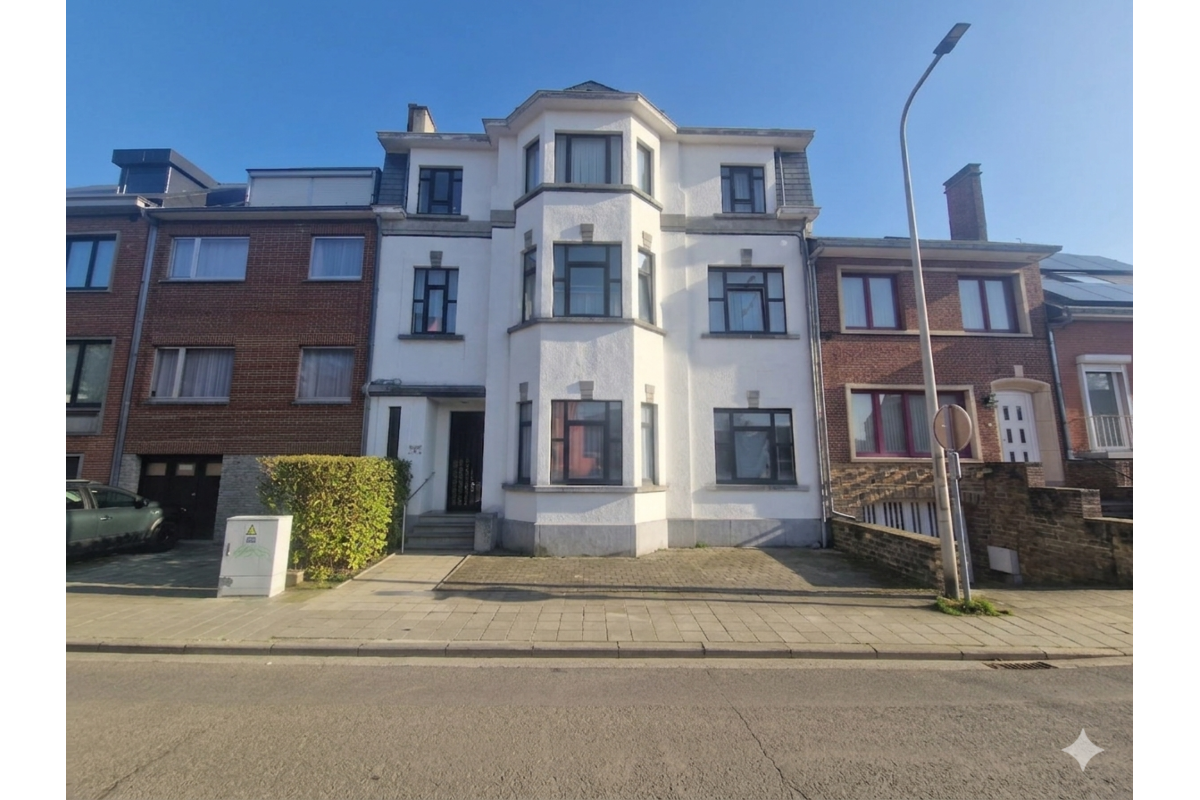 Immeuble mixte à vendre à Jambes 5100 990000.00€ 7 chambres 450.00m² - annonce 718131