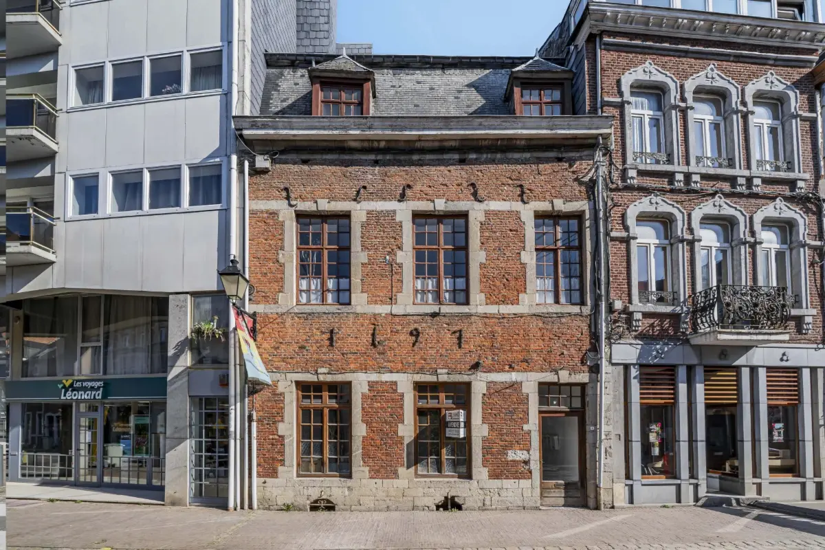 Immeuble de rapport - Immeuble à appartement à  à Marche-en-Famenne 6900 349000.00€  chambres 384.00m² - annonce 719517