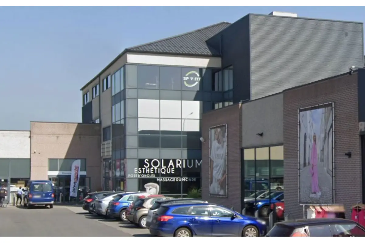Commerce à louer à Spy 5190 2550.00€  chambres 204.00m² - annonce 728333