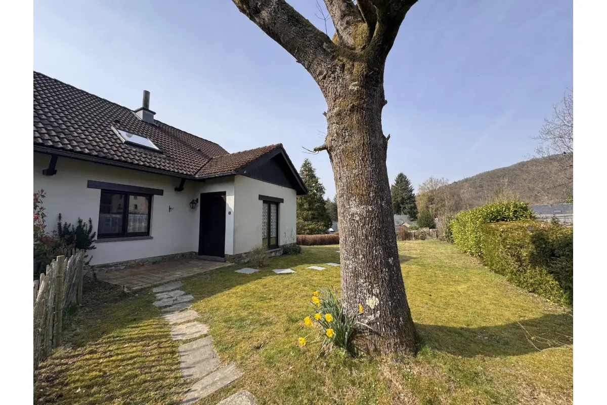 Maison à louer à Alle 5550 1050.00€ 4 chambres 150.00m² - annonce 728195