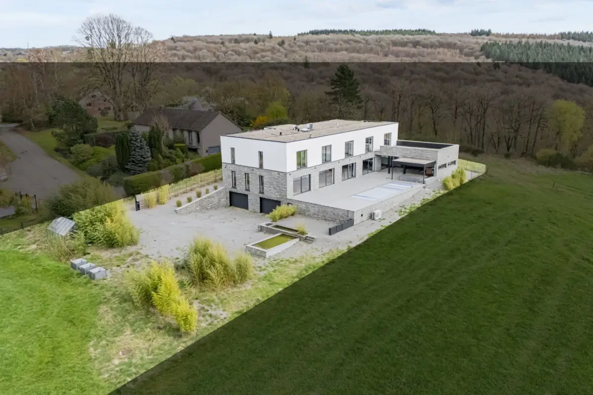 Maison à  à Erezée 6997 995000.00€ 2 chambres 495.00m² - annonce 728790