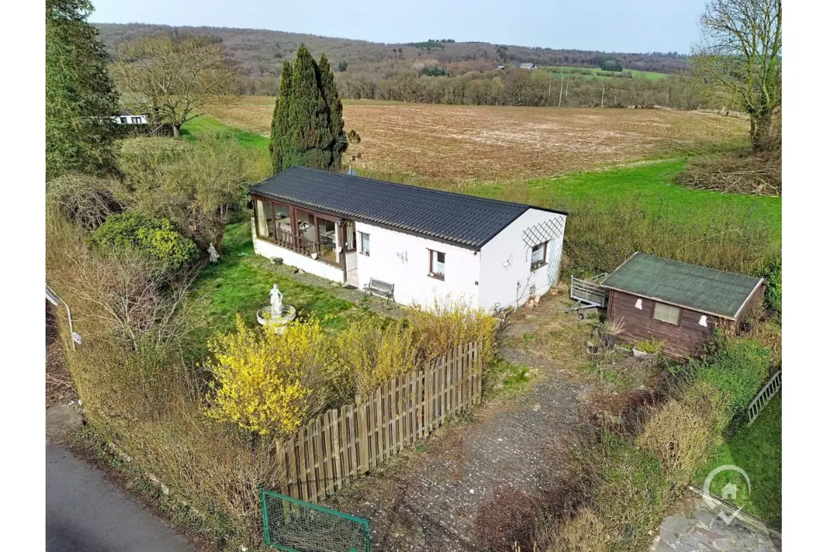 Bungalow à vendre à Yvoir 5530 135000.00€ 2 chambres 75.00m² - annonce 729937