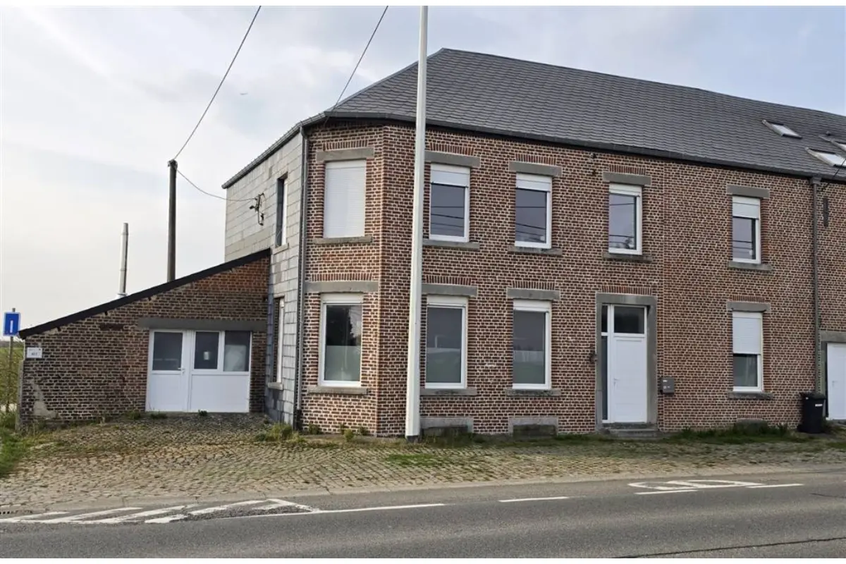 Maison à vendre à Bovesse 5081 325000.00€ 4 chambres 230.00m² - annonce 729619