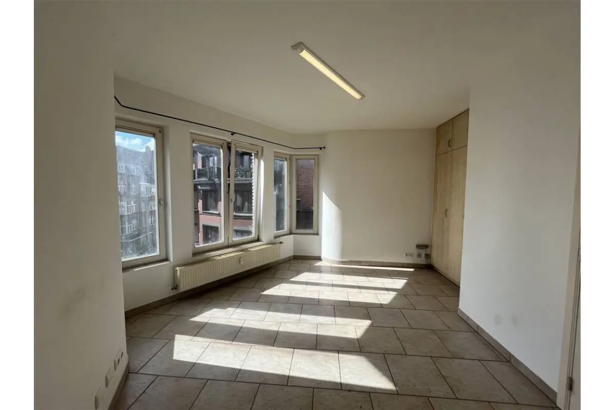 Studio à louer à Namur 5000 500.00€  chambres 25.00m² - annonce 748480