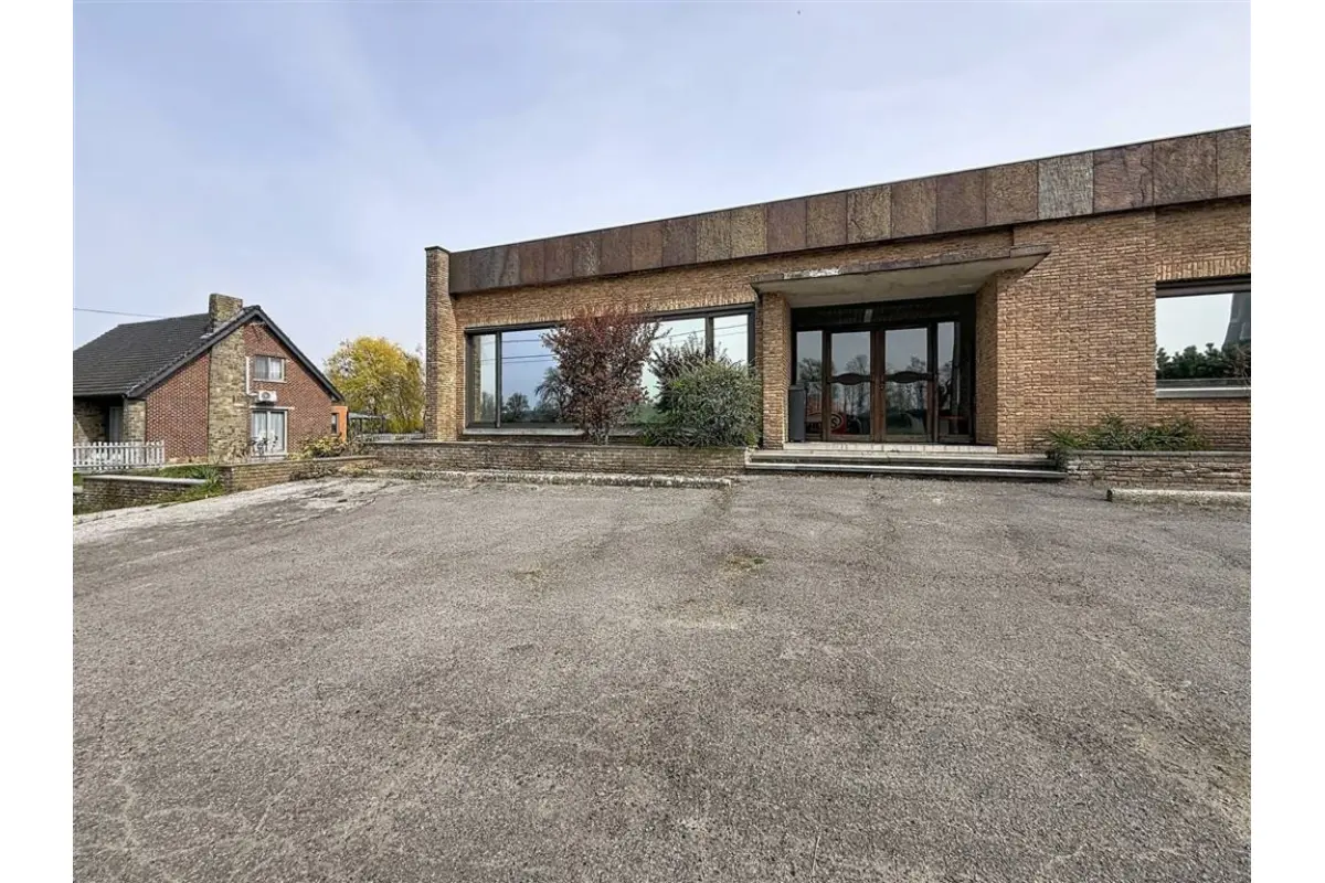 Commerce à louer à Clermont 5650 500.00€  chambres 40.00m² - annonce 735217