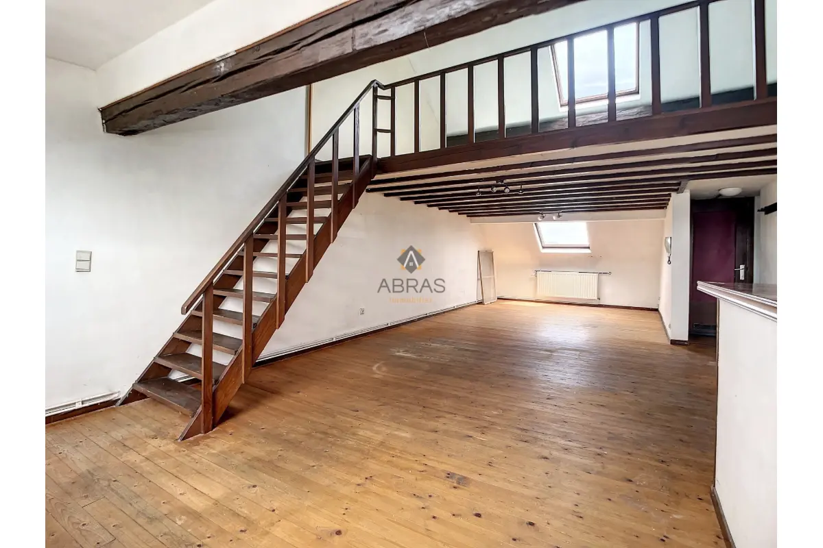 Studio à louer à Namur 5000 600.00€ 1 chambres 55.00m² - annonce 736792