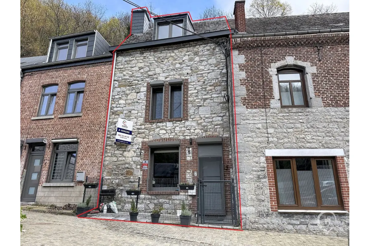 Maison à vendre à Hastière 5540 195000.00€ 2 chambres 140.00m² - annonce 741605