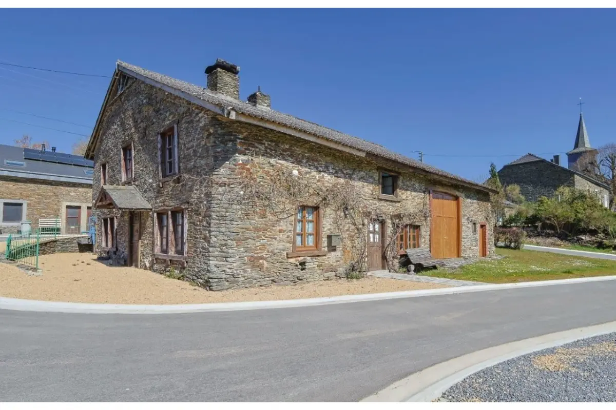 Bungalow à  à Vivy 6833 420000.00€ 4 chambres 200.00m² - annonce 742030