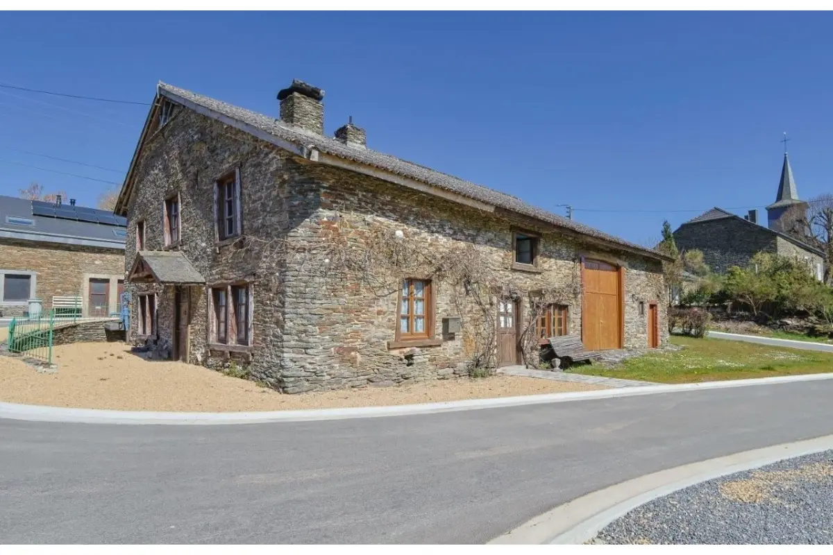 Bungalow à  à Vivy 6833 380000.00€ 4 chambres 200.00m² - annonce 742030