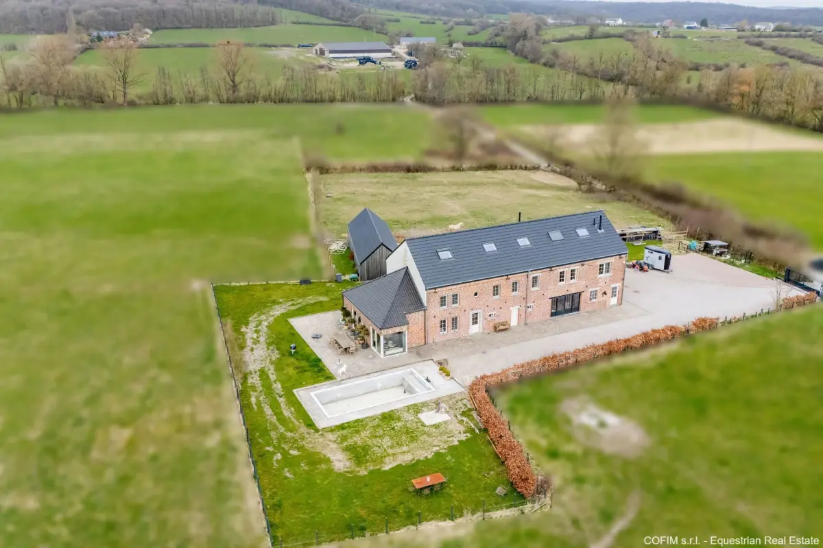 Bungalow à vendre à Mariembourg 5660 699000.00€ 7 chambres 561.00m² - annonce 742613