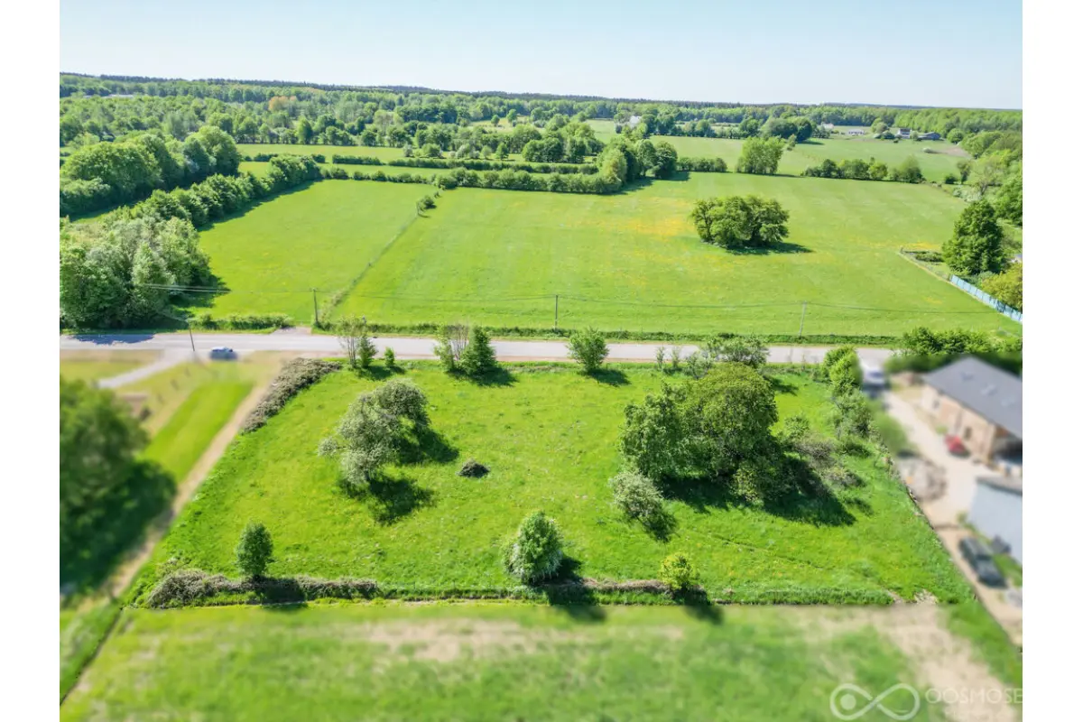 Terrain à bâtir à  à Cul-des-Sarts 5660 33000.00€  chambres m² - annonce 743483