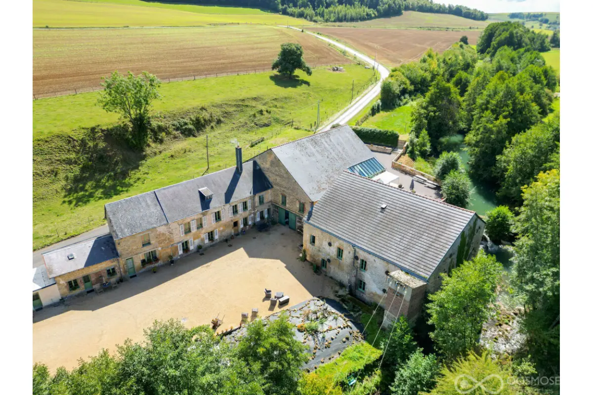 Maison à  à Couvin 5660 750000.00€ 8 chambres 999.00m² - annonce 742778